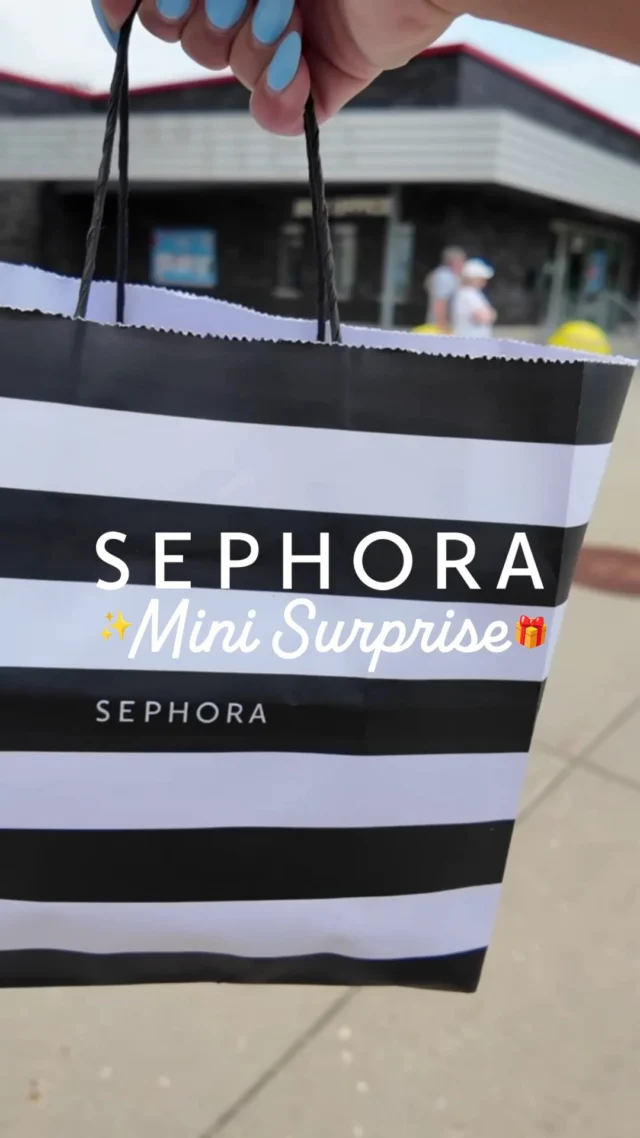 The Fourth looked even better with @sephora minis in hand ðºð¸â¨