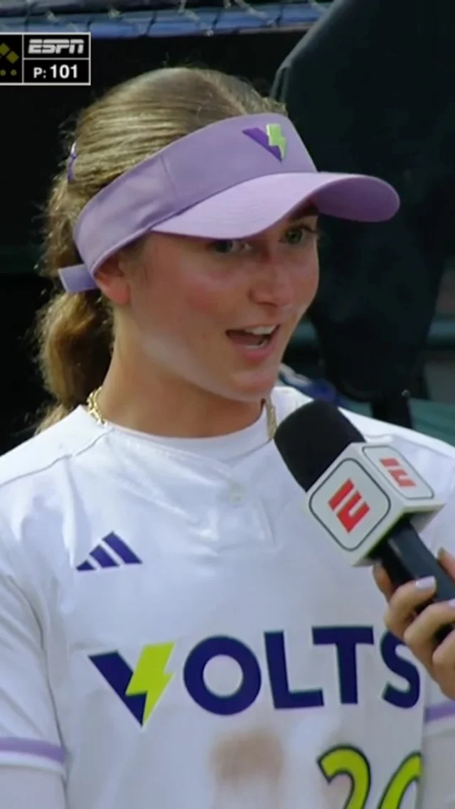 If Peanut isn't impressed, we sure are
Another day, another homer for @jackie.lis