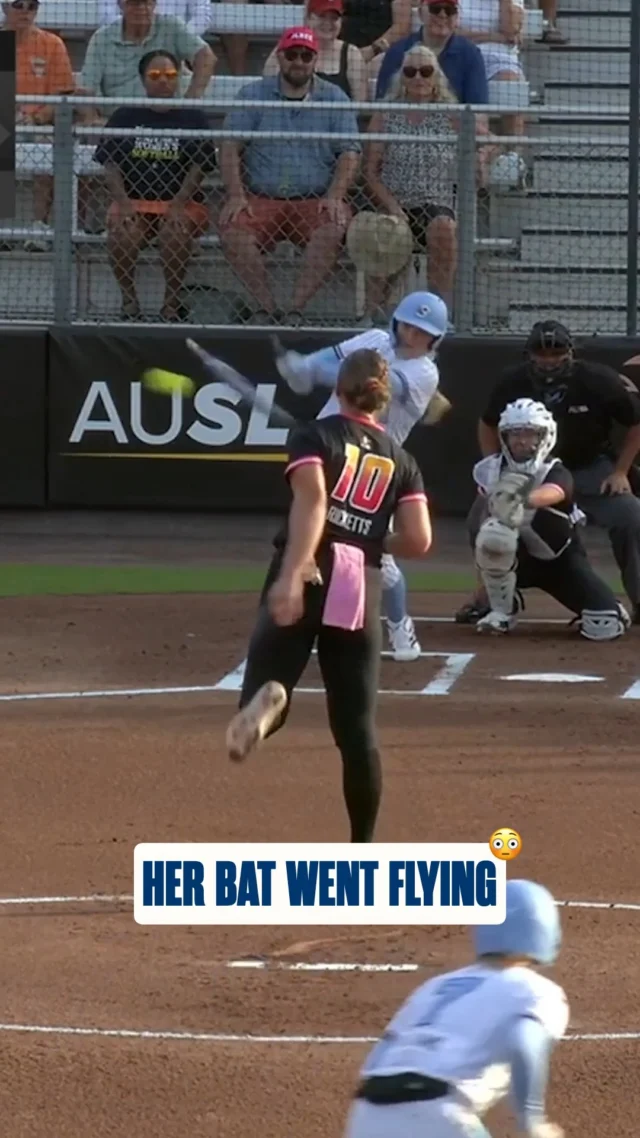 Mac Barbara grabbed a new bat and sent the next pitch into right field ð
the Bandits lead 3-0 in the 1st!