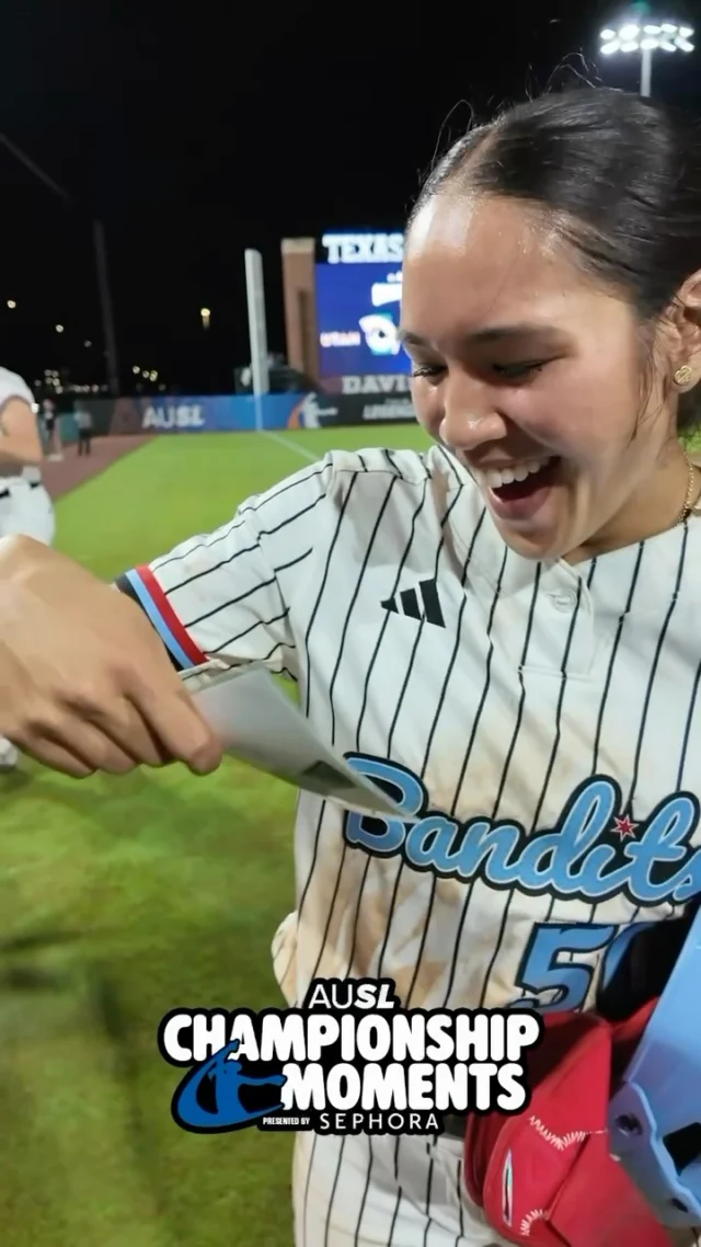 a game that will be remembered FOREVER! ð¼ï¸ 

(and how are those bubbles still perfect after 11 innings?! ð¤¯)

presented by @sephora