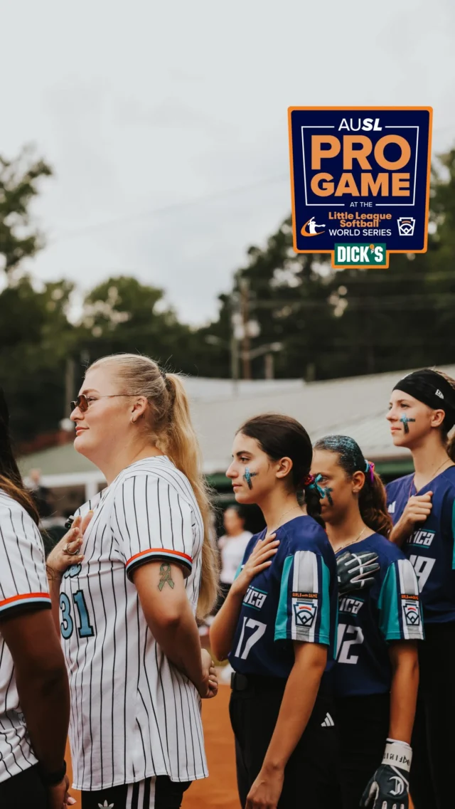 a special moment â¨for @mbabss and the Italian team ð®ð¹ at @LittleLeague