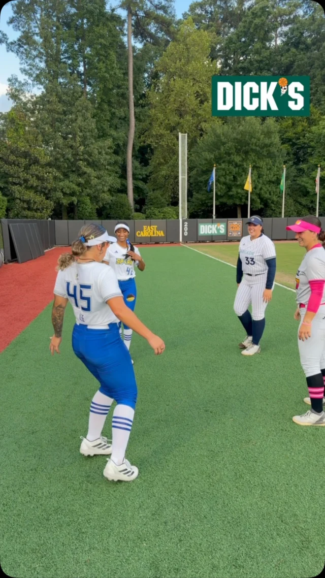 Nothing like a good hacky sack for warm ups ð
@littleleague x @dickssportinggoods
