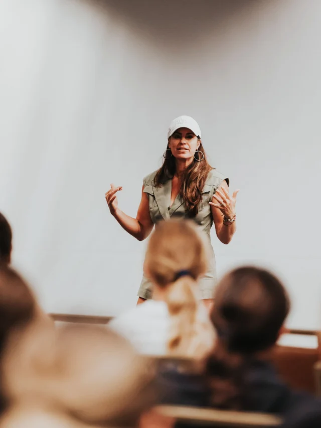 a special guest stopped by today ð 

just talkinâ shop with two time Olympian and AUSL Advisor Jessica Mendoza ð¥
