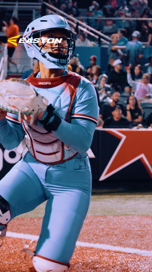 Mary Iakopo's custom @EastonFastpitch catchers gear is a work of art ð¼ï¸ ð