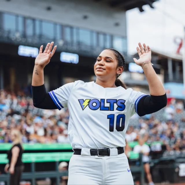 Back in Texas for the day ð¤

Meet Mia Scott at the Voltsâ Pregame Autograph Session on Saturday, July 11