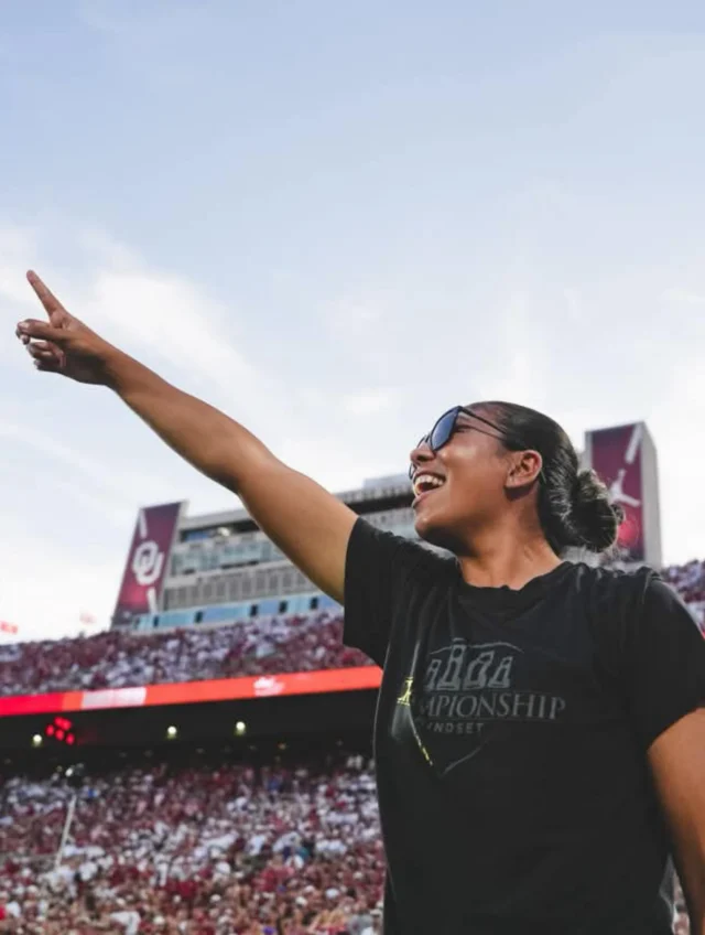 always hype for @_tiarejennings ð
last night's Sooner Legend of the Game in Norman