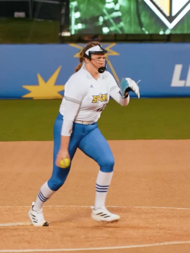 defense kept us FED this weekend >>> swipe for a show ð¿
gordy got her ð«µð¼
donât hit a ball near Jessi. just donât. ð«¥
AV with the W ð