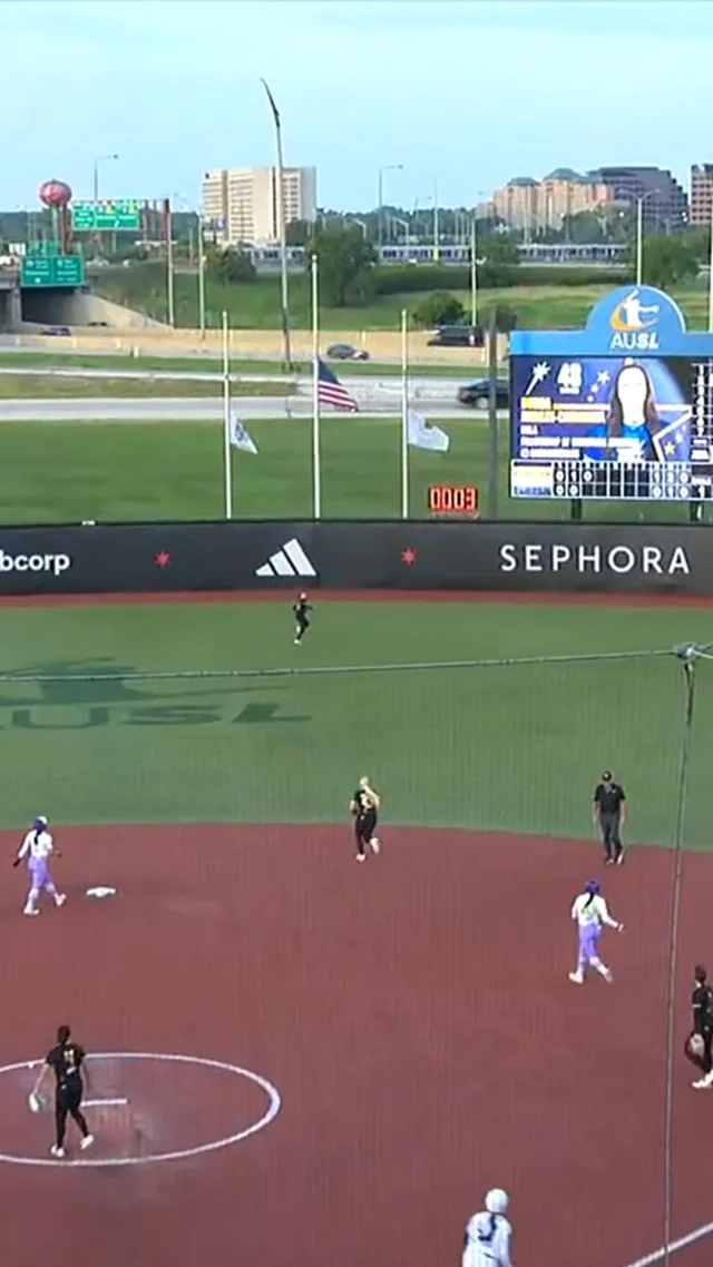 HUGE inning win for Team Flippen off the bat of Bubba! â¡ï¸